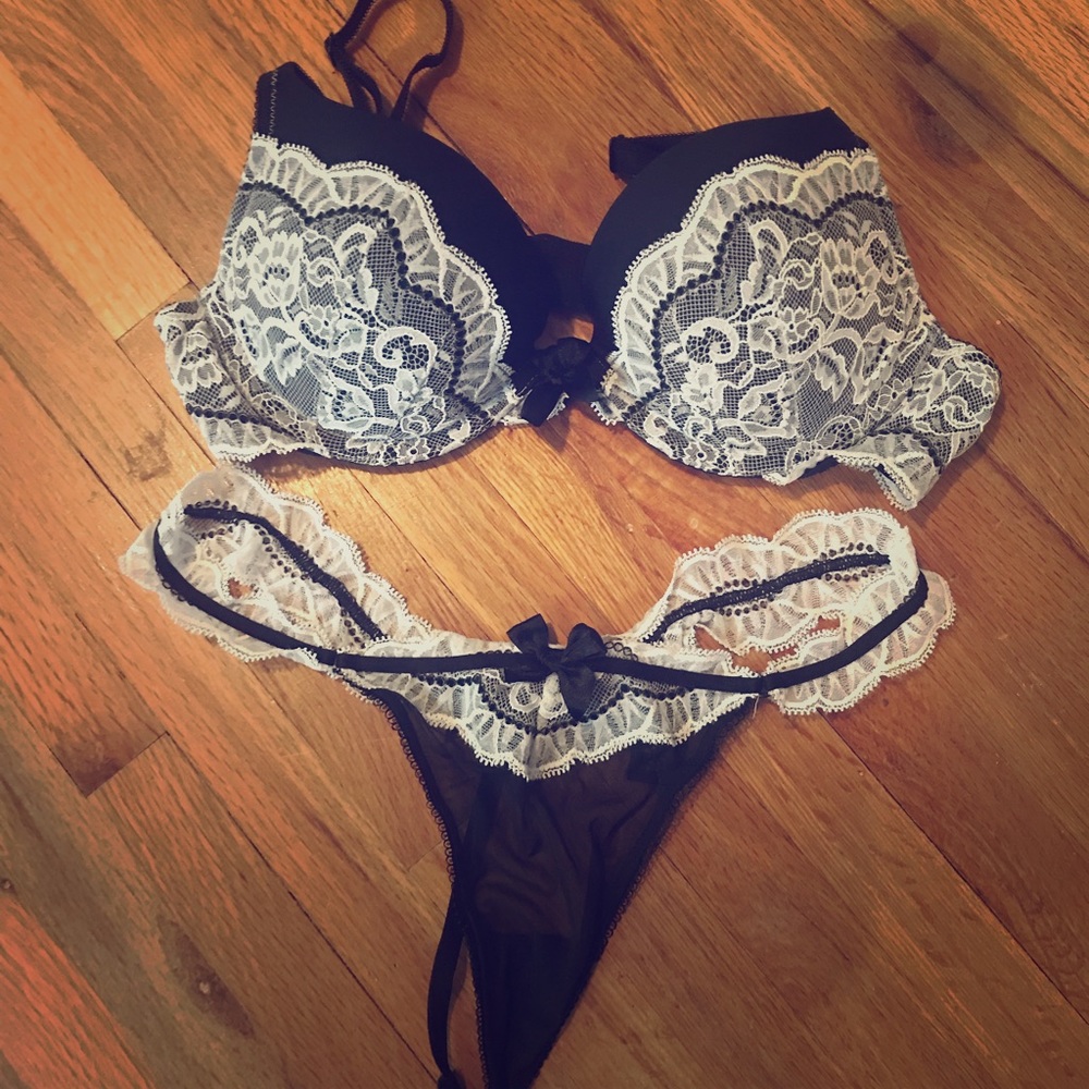 Victoria Secret Bra & Panty Set, 34B And Medium